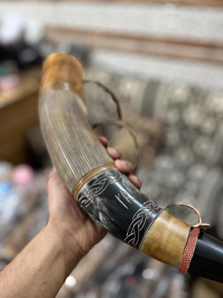 Róg bojowy Wikingów 15" | Ręcznie grawerowana trąbka bojowa | Naturalny róg do polowania, dekoracji i na prezent