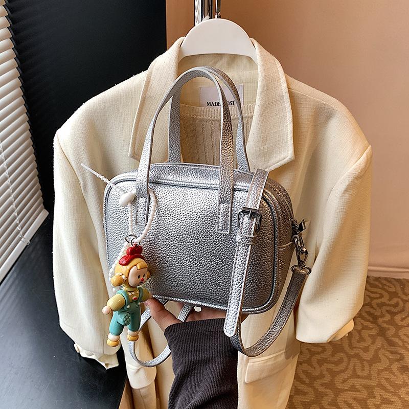 Summer small bag women's new versatile messenger bag high-end exquisite portable pillow bag