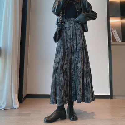 Women's Retro Tie-Dye Velvet Skirt: Pleated, High-Waist A-Line for Autumn/Winter 2024.