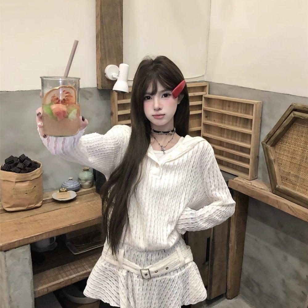 

Chic Beige Long Sleeve Hooded Cutout T-Shirt - Women s Waist-Slimming Spring Top L 108-117 lbs