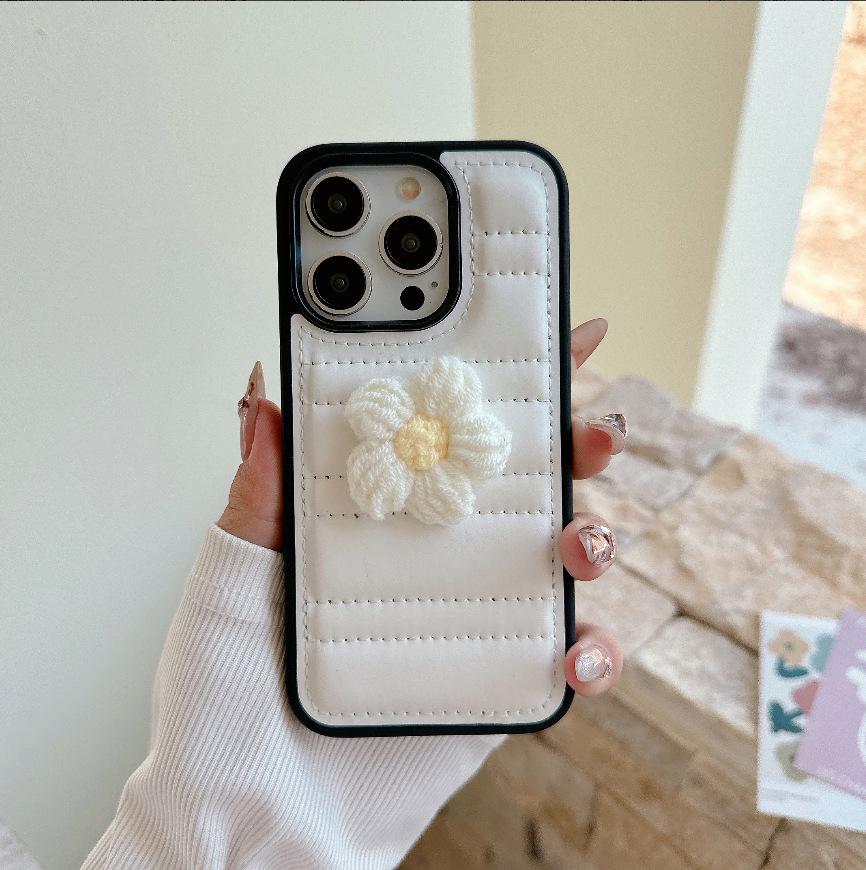 

Floral Stripe Down Jacket iPhone 16 Pro Max/15 Case - Stylish, High-Quality Female Design 11 белый
