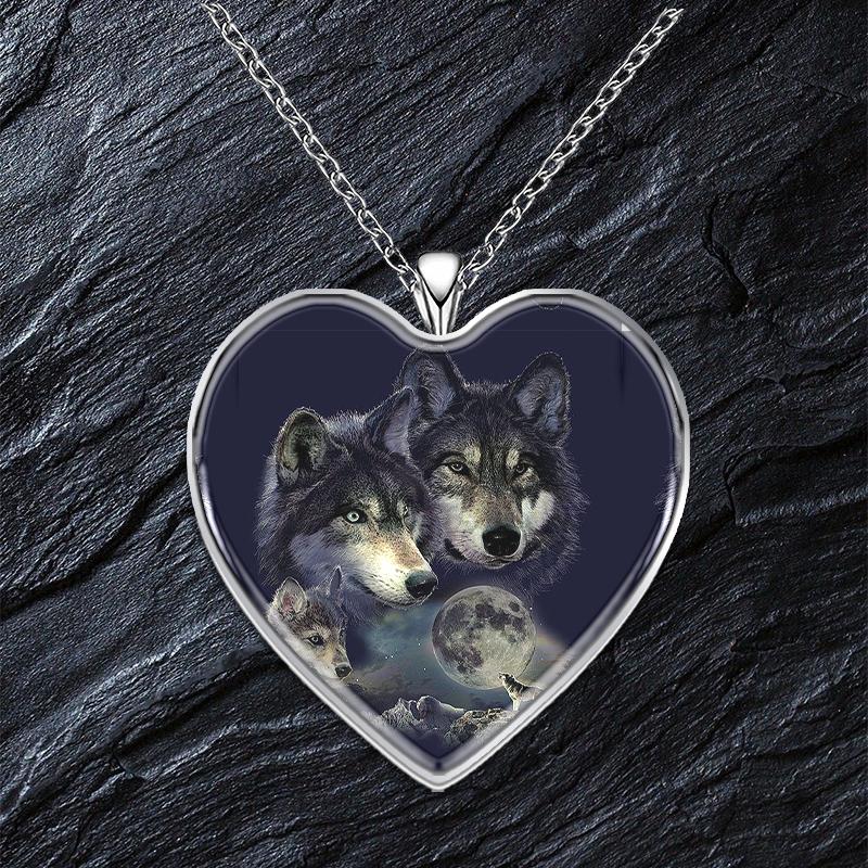 

Стильное крутое колье в форме сердечка