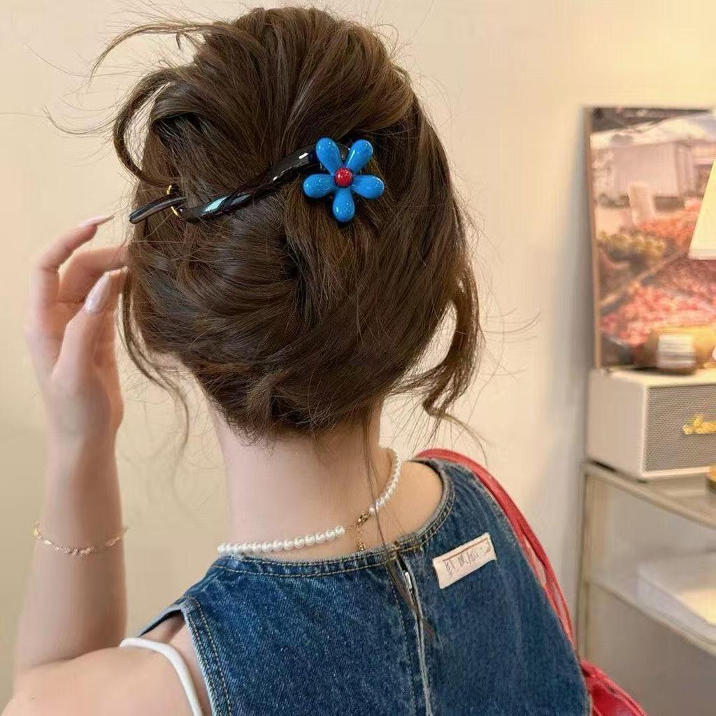 Elegant Blue Floral Twist Claw Clip for Women's Updo - 2025 High-End Headwear Hairpin