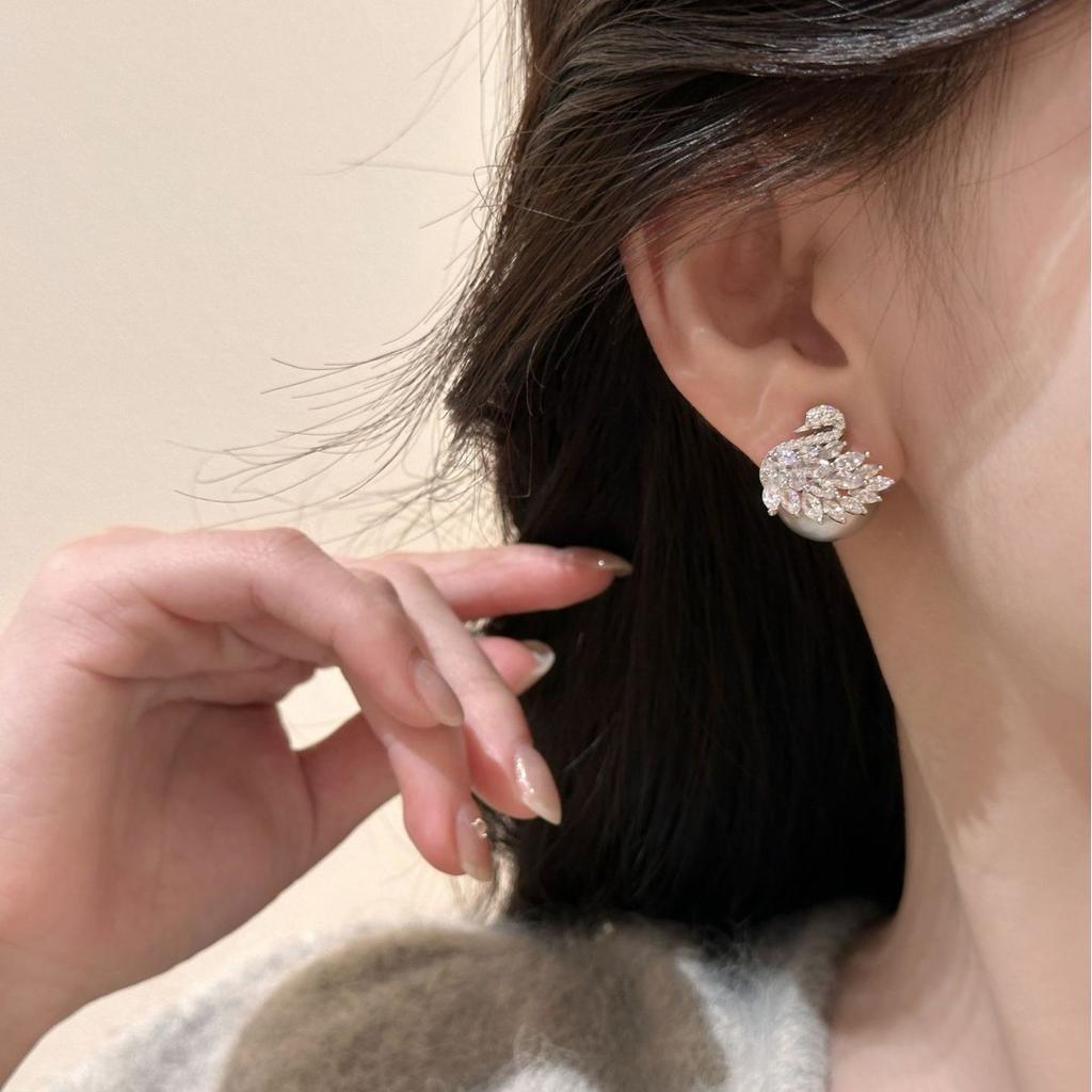 Zircon little swan pearl stud earrings personalized design simple earrings high sense light luxury fashion temperament earrings