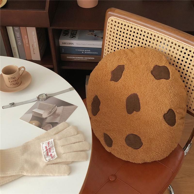 A Cookie-Shaped Pillow, Suitable for Chairs, Bedrooms, Or As a Cushion, Featuring Decorative Irregular Patterns Placed Randomly
