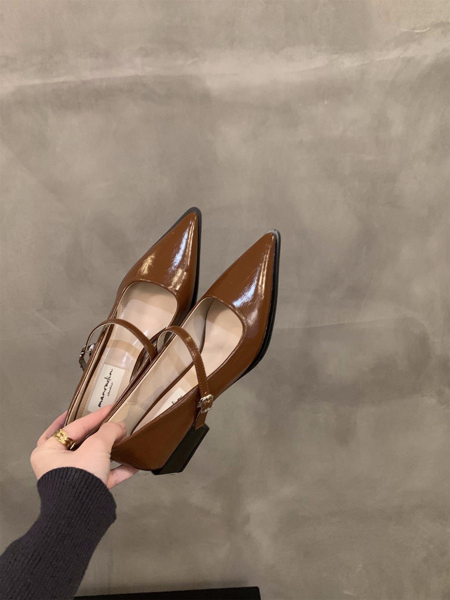 

Pointed temperament red Mary Jane single shoes women s shoes 2024 new spring, autumn and winter high-heeled French evening shoes 40 коричневий