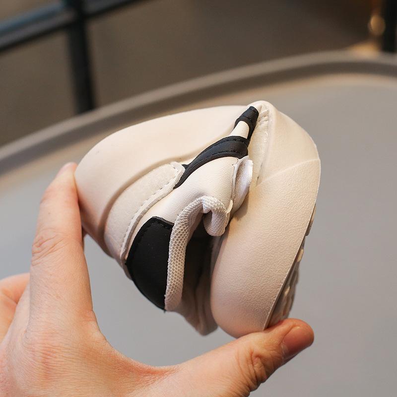 Children's Sports Shoes 2025 Spring and Autumn New Girls Low-top Trendy Board Shoes Casual Soft-soled Boys' Moral Training Shoes