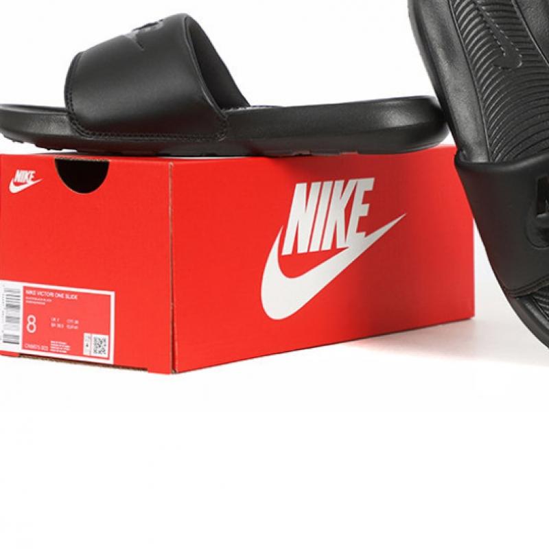 Nike Slipper Victory One Slide