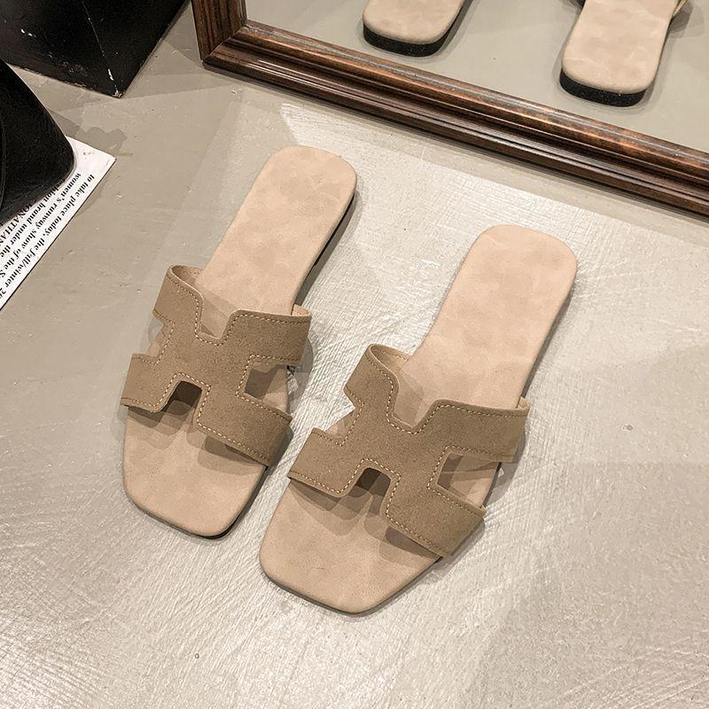 2025 summer new fairy slippers female summer wear one-word flat bottom versatile beach shoes sandals female