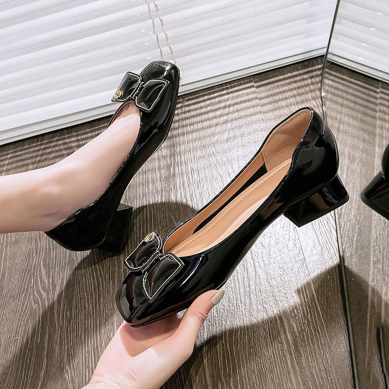 French High Heels Thick Heel 2025 New Autumn Women's Shoes Square Head Bow Red Shoes Low Heel Light Mouth Single Shoes