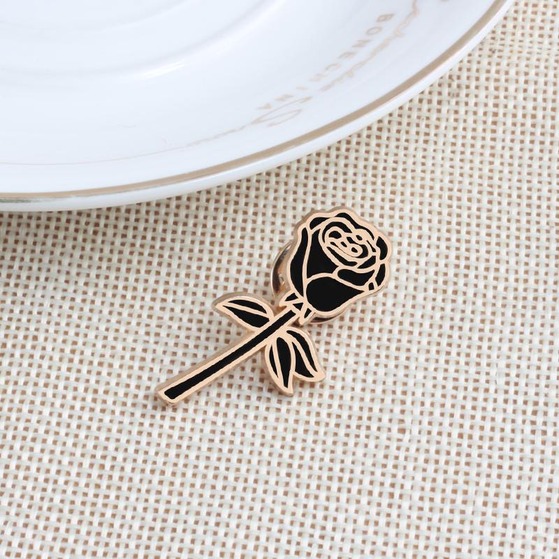 Pretty Flower Badge Red Black Rose Enamel Pins Metal Fashion Brooches Valentine's Gift For Girlfriend Backpack Lapel Hat Jewelry