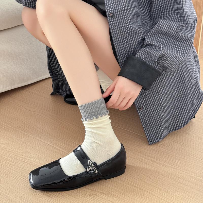 Color-Block Ruffle Crew Socks for Women, Spring/Autumn Absorbent Cotton, Japanese Trendy Loose Fit