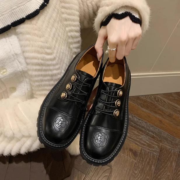 Vintage platform thick heel embroidered camellia loafers, small leather shoes, women's leather metal buckles, muffins, single shoes, vintage style