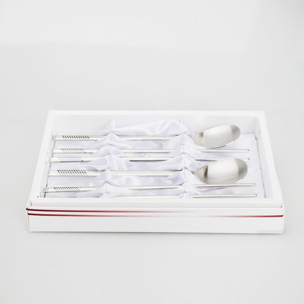 

Checkered spoon and fork set for couples