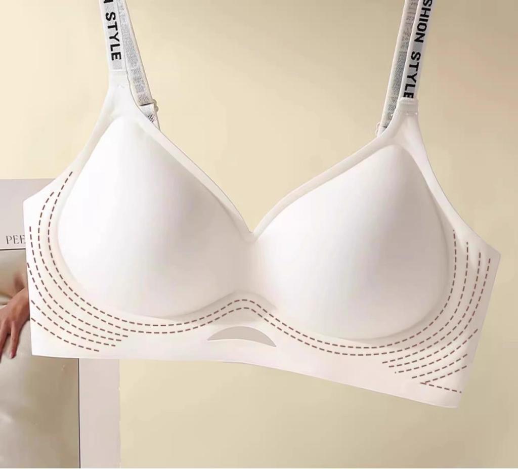 Seamless Push-Up Bra for Small Busts – Uplift Support, Anti-Sagging, Elegant Back Design