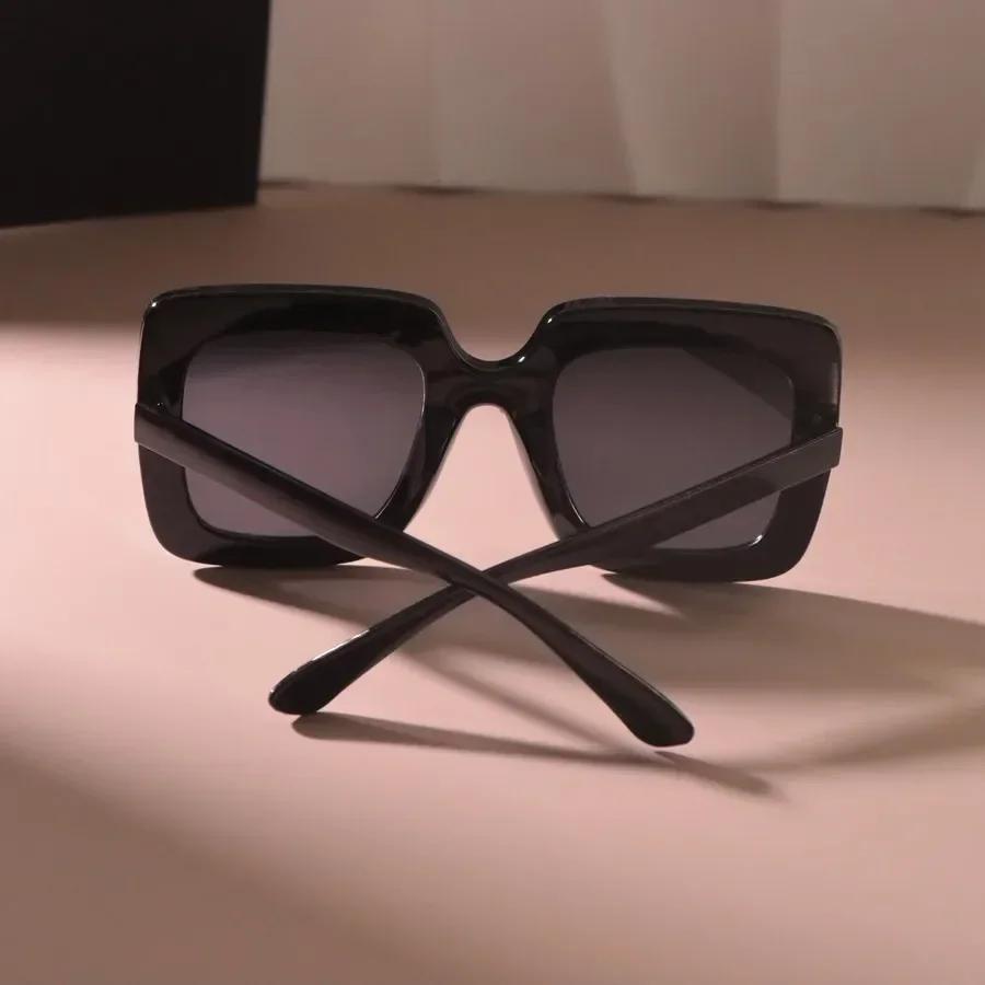 Luxuriöse Sonnenbrille mit großem Rahmen Damen Herren Quadratische Sonnenbrille Weiblich Lässig Schwarze Farben Spiegel Designer Marke Mode