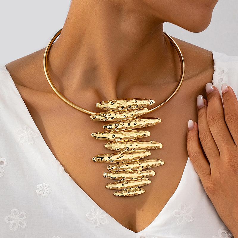 Large Metal Stamping Post Earrings For Women Textured Fashion Jewelry Hammered Geometric Holiday Trendy New Styles Gifts MQF199