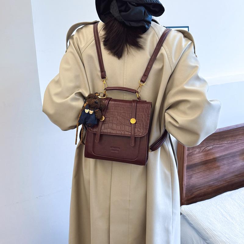 Carry a Simple Messenger Bag, Hand Niche Fashion New Casual Shoulder Winter Bag Feeling 100 Small Square Bags