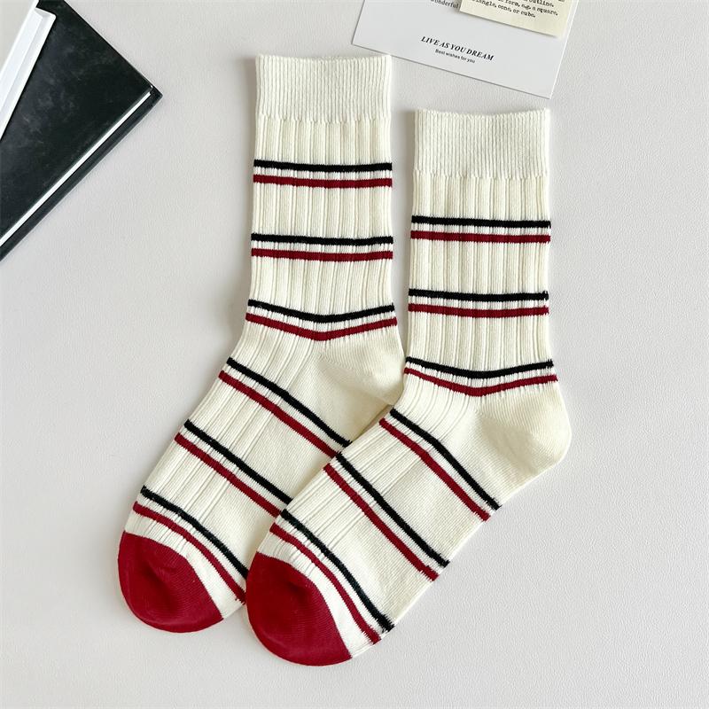 

Модные носки для женщин Новые осенние повседневные дышащие полосатые носки Вышивка смешанных цветов Девичьи носки до щиколотки Высокое качество Тренды One Size