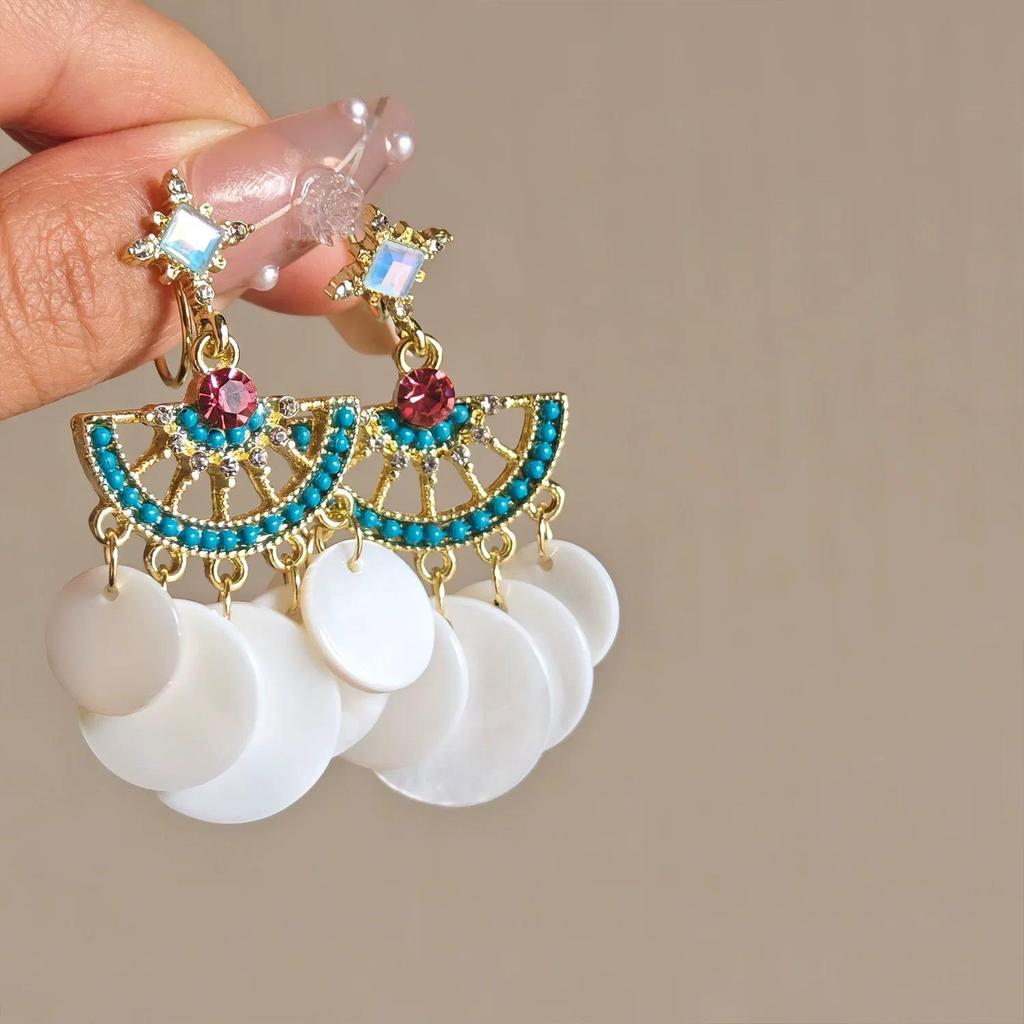 Silver Needle Cat's Eye Stone Shell Stud Earrings: Summer Seaside Style Fashionable High-End Women's Jewelry.