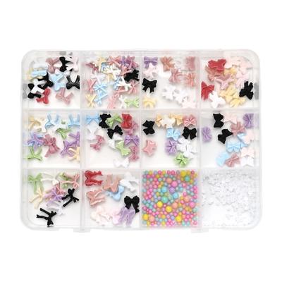 Nail art – Strass e decorazioni per unghie