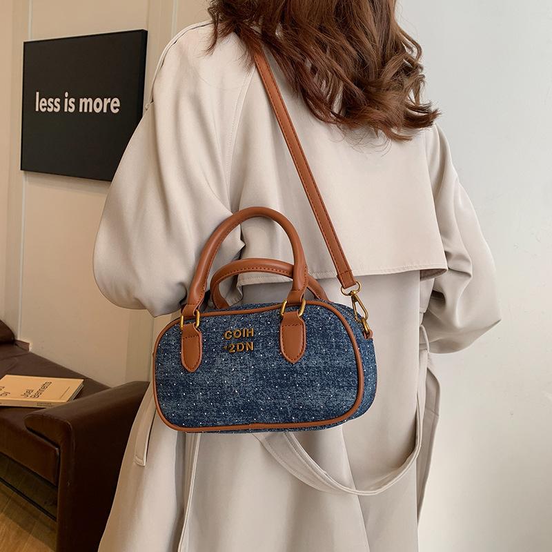 Bowling bag women's 2025 new niche portable pillow bag fashionable versatile single shoulder messenger bag bag