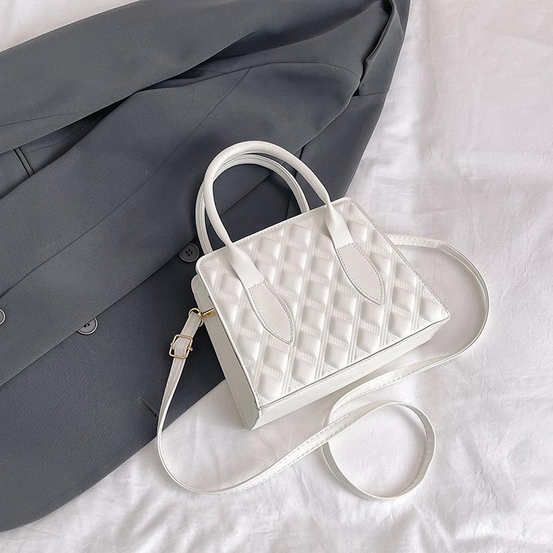 Popular retro versatile women's bags, new trendy fashion shoulder small square bag, simple portable messenger bag