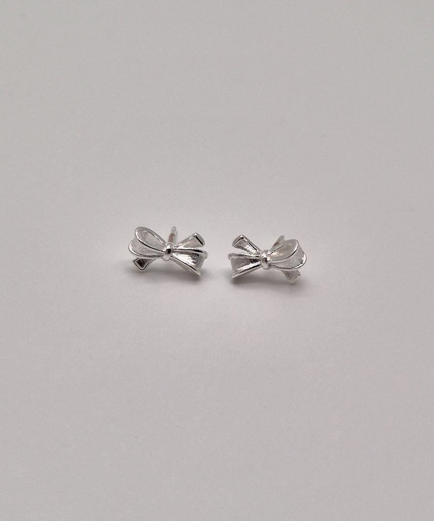 Poetryhaus Classy Ribbon Earrings