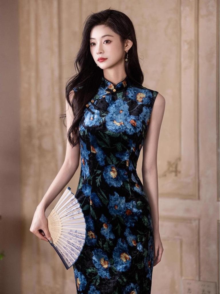 Autumn Retro Velvet Sleeveless Cheongsam Dress: Republic Era-Inspired, High-End Slimming Style