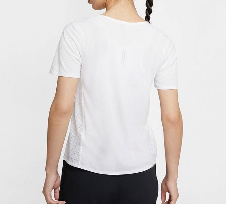 Nike T Shirts Women's White Crew Neck Moderate Straight Fit CU3235-100