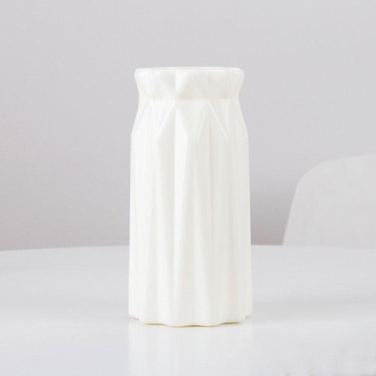 Nordic Style Colorful Plastic Vase for Fresh or Dried Flowers - New Year Ornament Craft Gift