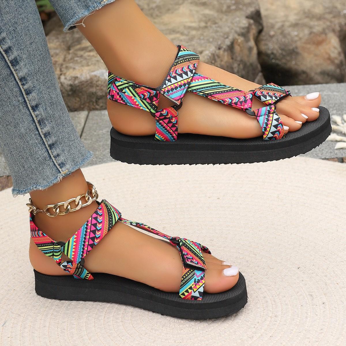 

Сандалии большого размера женские 2025 года новые на толстой подошве с липучками на плоской подошве этнические ветрозащитные пляжные туфли 39