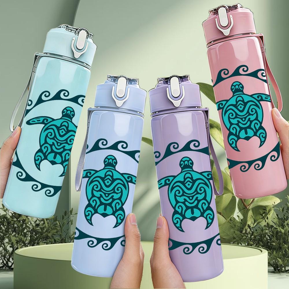 1PC Sea Turtle Circle Badge Print 750ml Color Plastic Sports Water Bottle Leakproof Flip Straw Lid Suitable for Sports Office Home Use