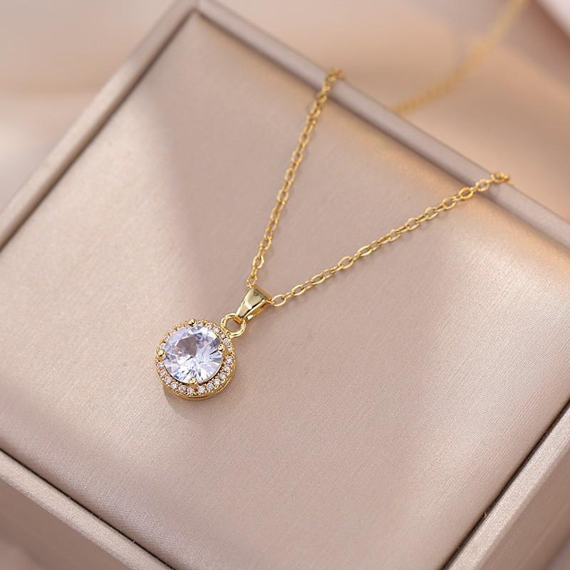 Women's Fashion Heart Pendant Necklace - Elegant, Simple Design, Versatile Clavicle Chain Jewelry