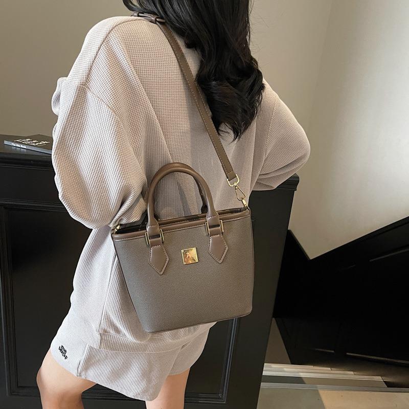 Premium texture portable bucket bag women's new spring and summer fashion go to work messenger bag small bag
