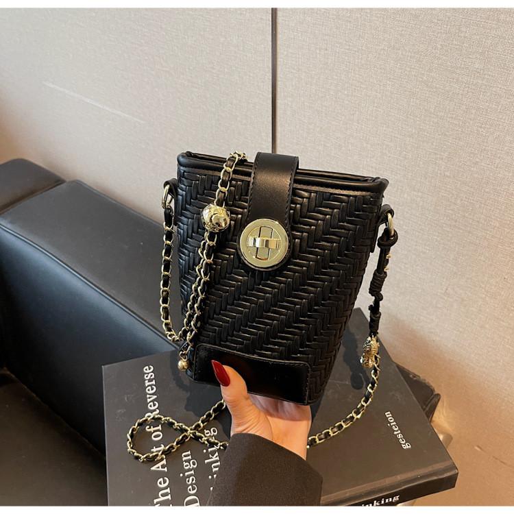 IELGY Chain Bucket Bag All-Match Shoulder Messenger Bag