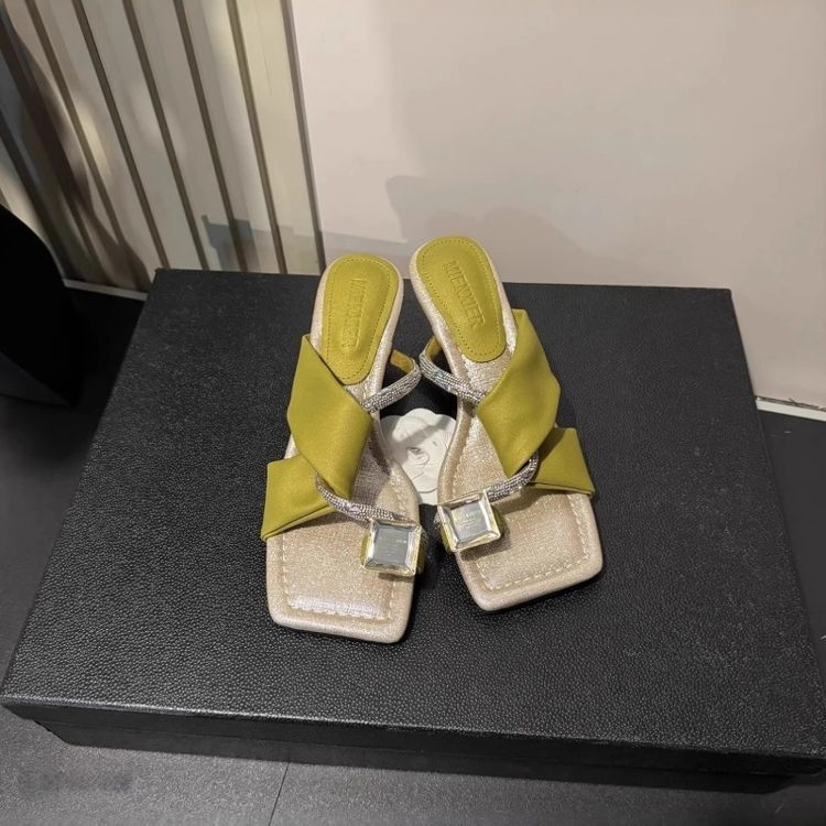 Square head rhinestone toe thick heel cool slippers outer wear 2025 new item extraordinary French temperament word silver sandals women