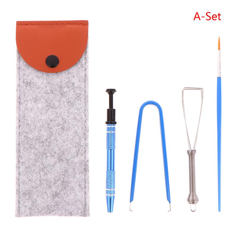 

1 комплект инструментов для чистки клавиатуры, металлический съемник клавиш, держатель стержня, съемник переключателей, смазочный карандаш, щеточка для смазки с сумкой для хранения