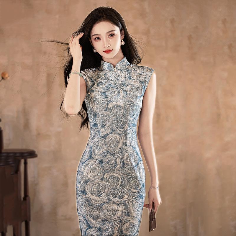 Sleeveless Golden Velvet National Style New Chinese Long Cheongsam Improved Young Women's High-end Retro Dress Spring and Summer
