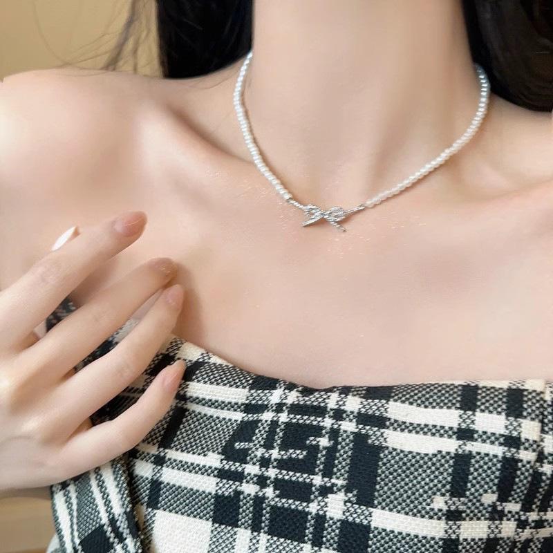 Clavicle Chain Light Luxury Premium Neck Chain Pendant Broken Silver