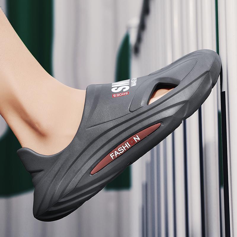 New Summer Couple Beach Shoes Men's Hole Shoes Sandals Are Light and Soft Plus Size