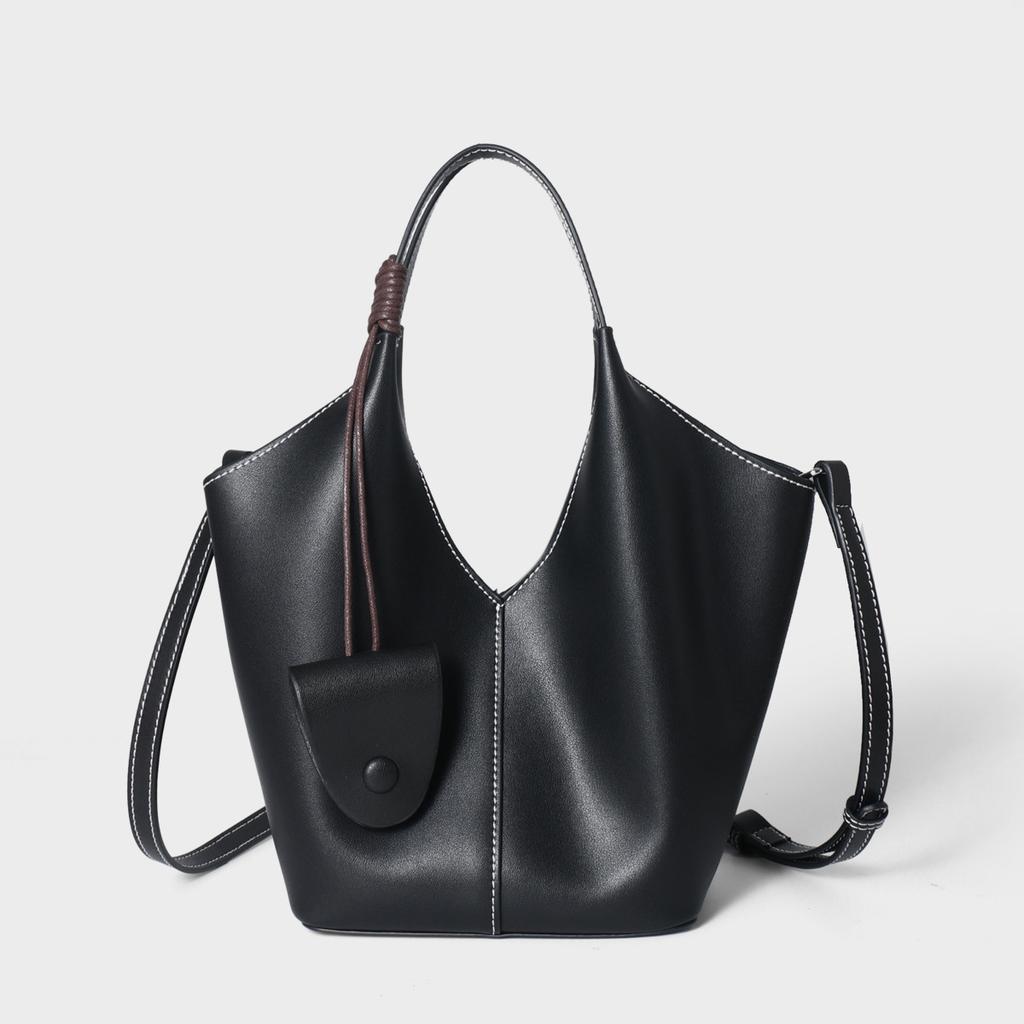 A Niche Large-capacity Tote Bag Made of Genuine Leather with A Slanted Cross for A Vegetable Basket