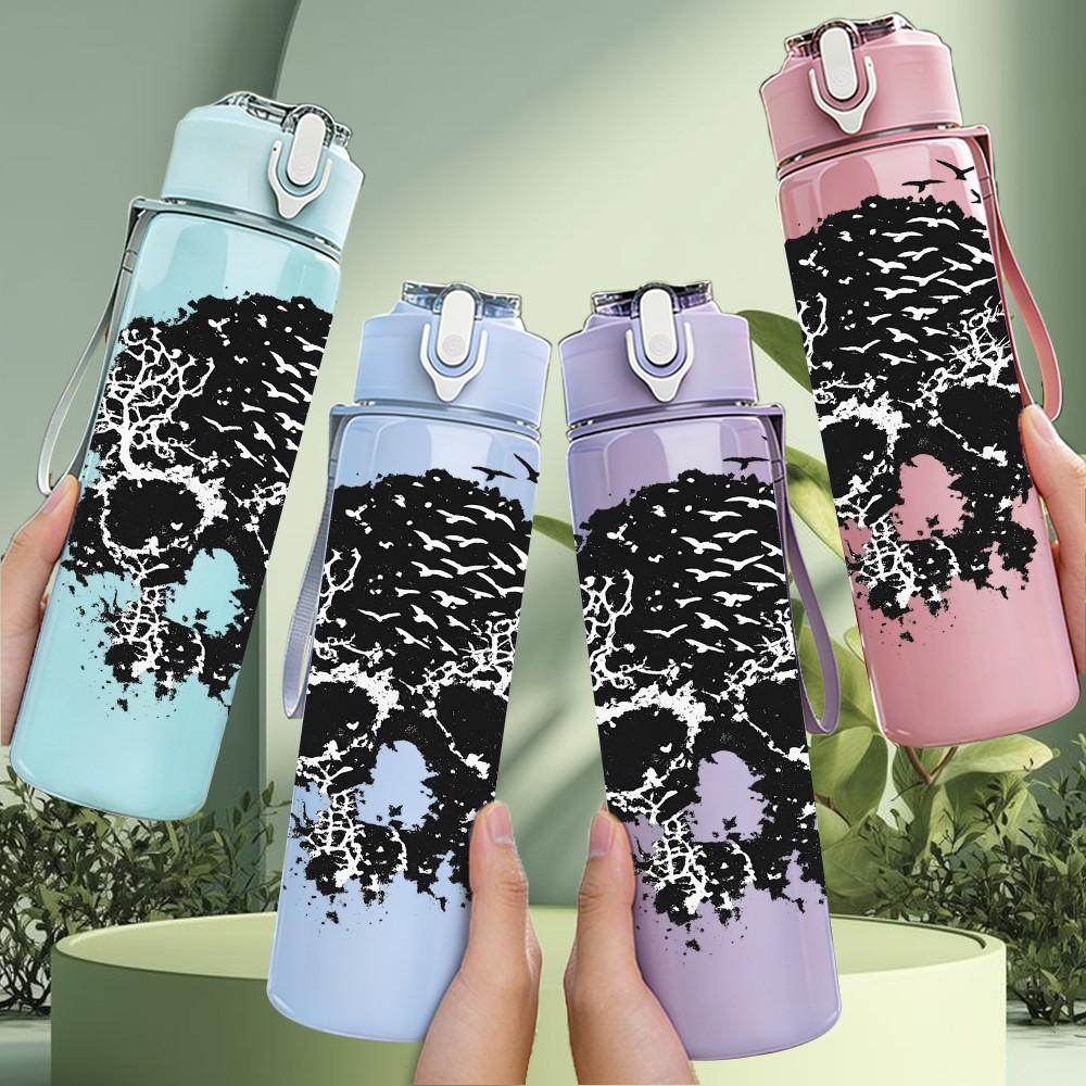 1PC Detailed Monochrome Skull Art Print 750ml Color Plastic Sports Water Bottle Leakproof Flip Straw Lid Suitable for Sports Office Home Use
