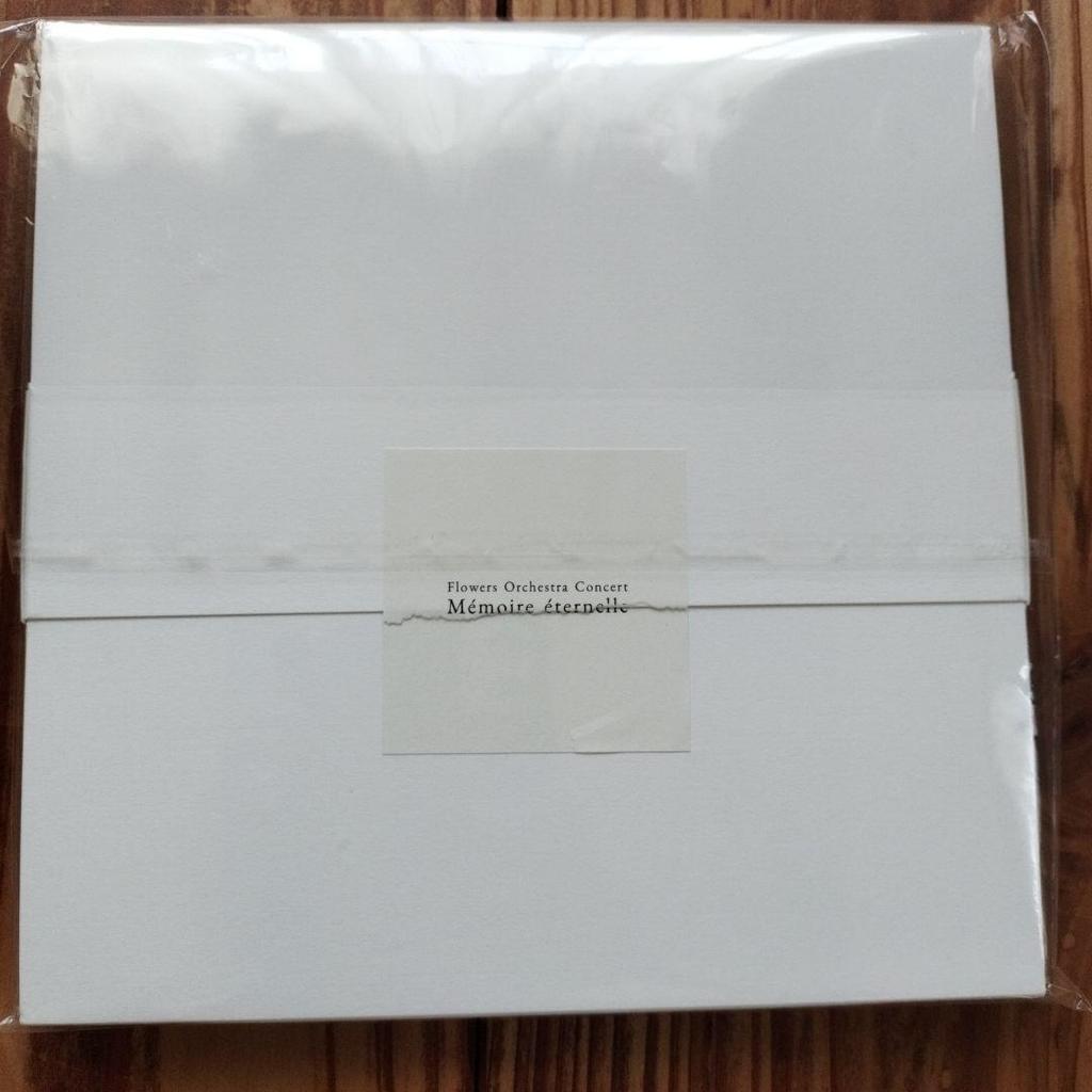 [USED] FLOWERS 10th Anniversary Concert "Memoire eternelle" bonus opened