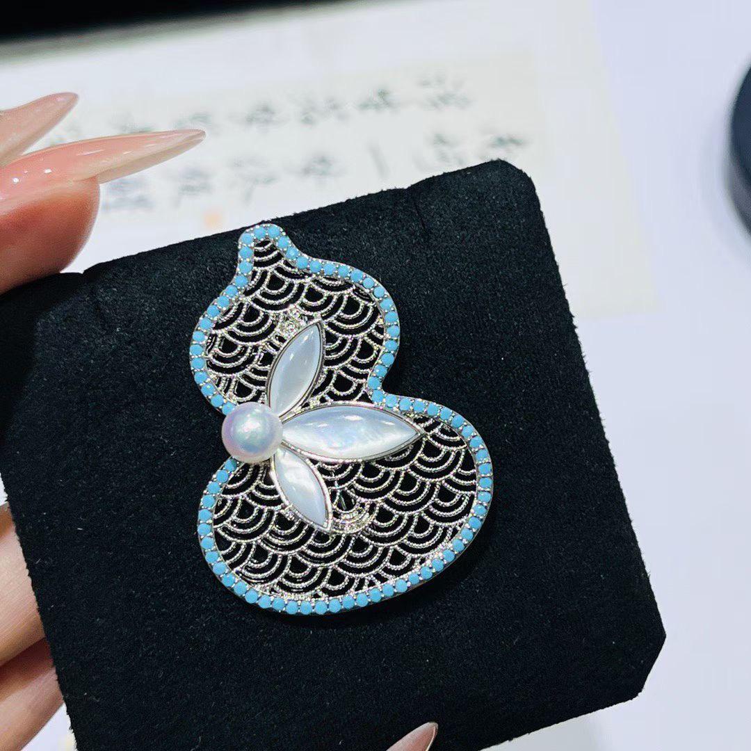 2025 Fu Lu Gourd Brooch with 7-8mm Natural Freshwater Pearls - Elegant & Versatile Women s Accessory 7-8mm