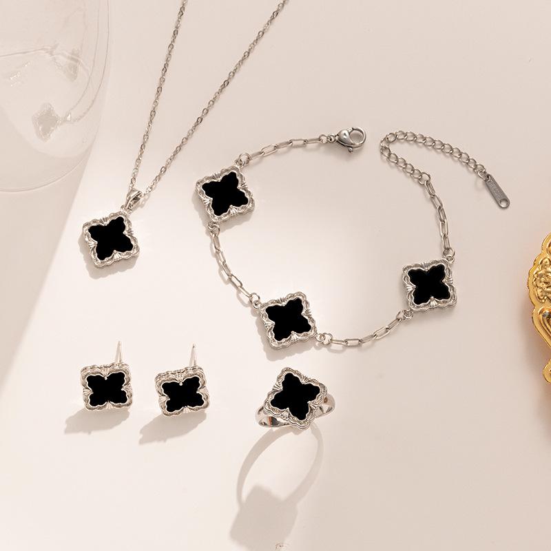 

4 шт. Четырехлистный клеверный цветок набор женский ожерелье браслет ушное кольцо ноготь комплект из четырех предметов легкая роскошь ювелирные изделия премиум-класса чёрный