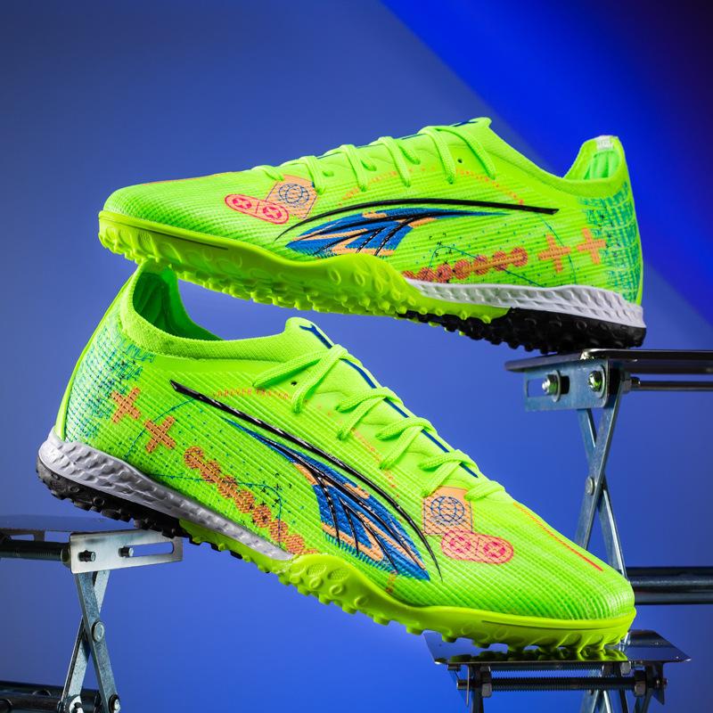 Low-top thorn 15 football shoes World Cup tf broken nails artificial turf AG nails leather foot training shoes for male and female students