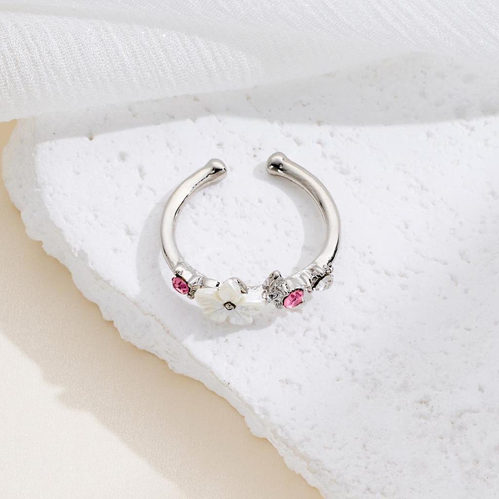 Sakura Liebe Titanstahl Leichter Luxus Ohrringe und Schlüsselbeinkette Set