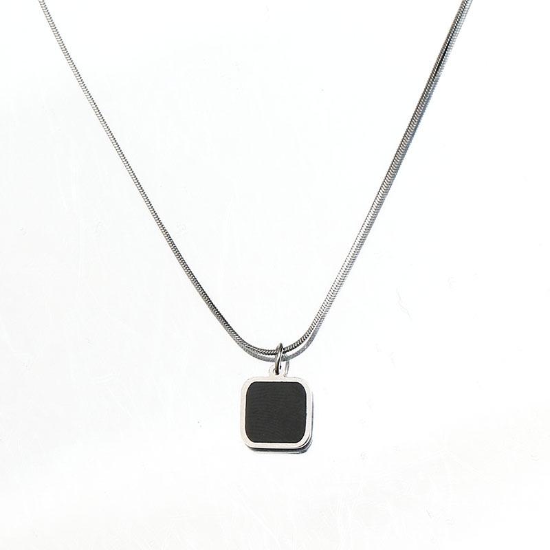 2025 High-End Minimalist Black Square Necklace with Hip Hop Design