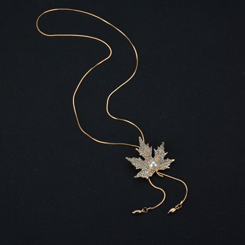 New Personality Autumn And Winter Wild Sweater Chain Long Maple Leaf Lady Imitation Pearl Pendant Necklace Zircon Chocker